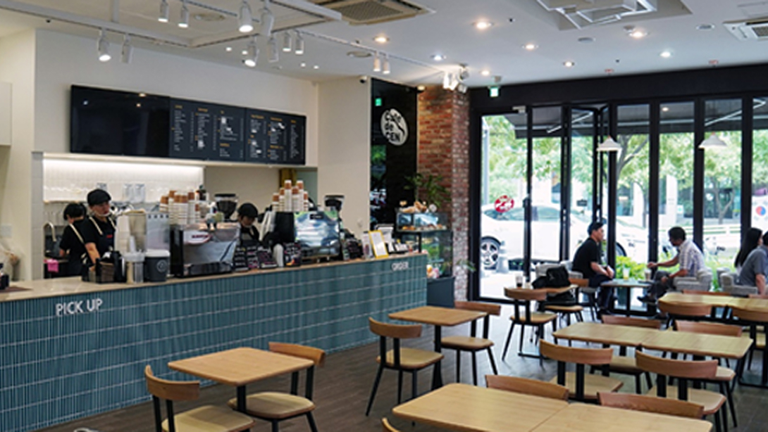 1층 카페 공간 사진